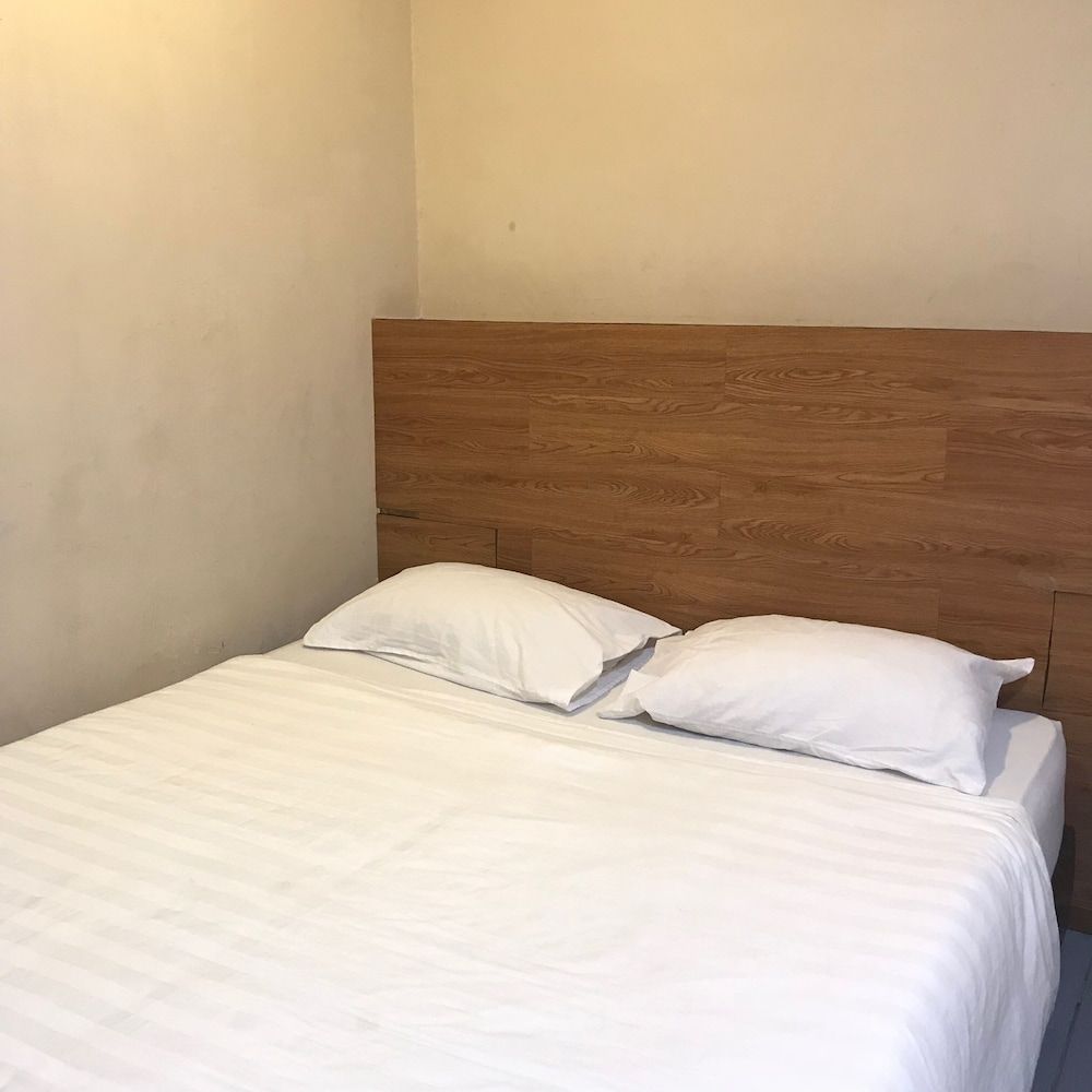 Standard Double or Twin Room, No Windows