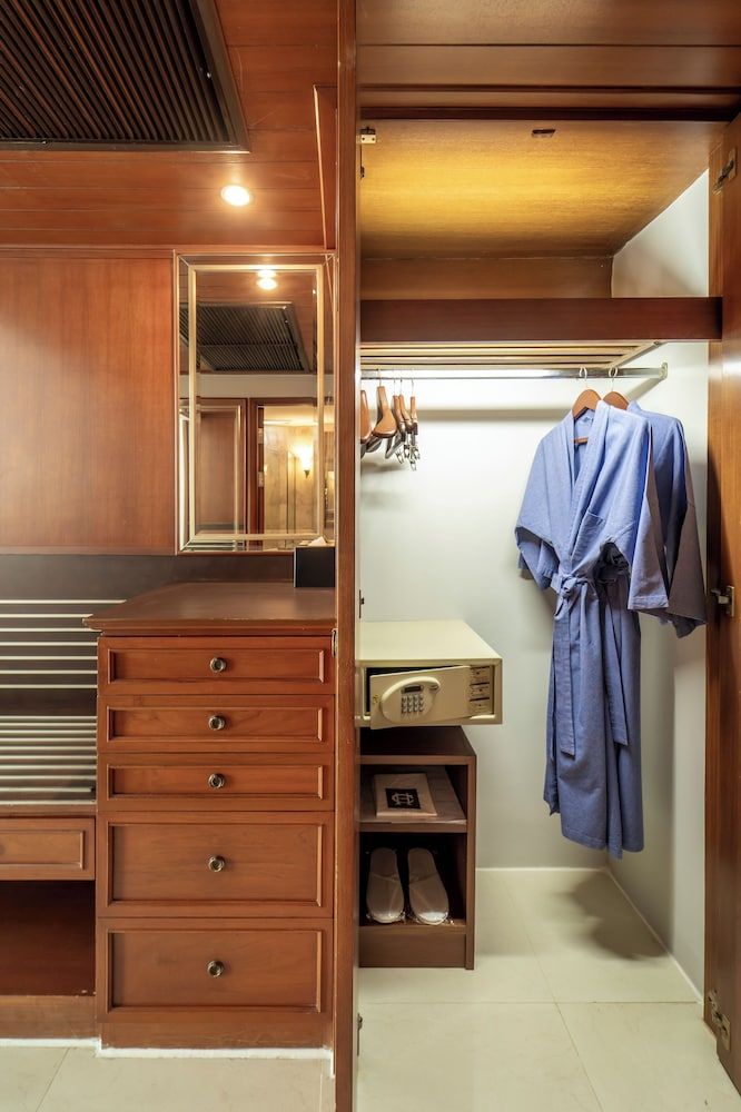 Century Park Hotel Deluxe Double or Twin Room 26