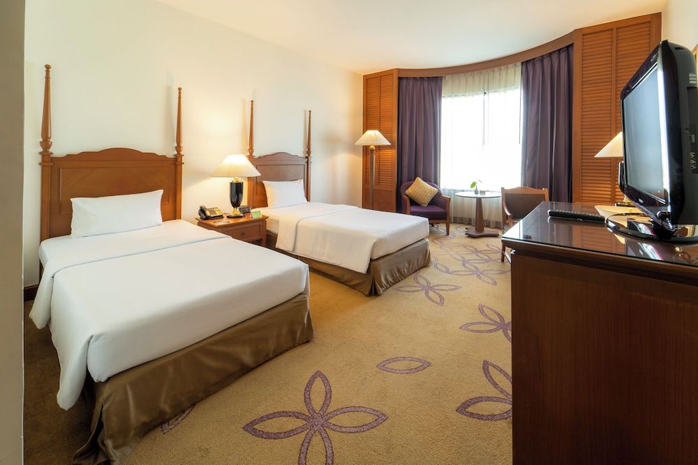 Century Park Hotel Superior Twin Room 5