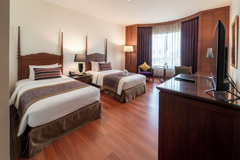 Century Park Hotel Deluxe Double or Twin Room 16