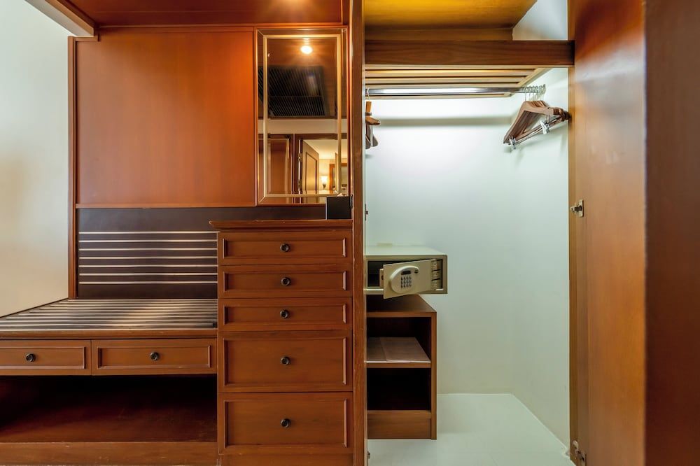 Century Park Hotel Superior Double Room 4