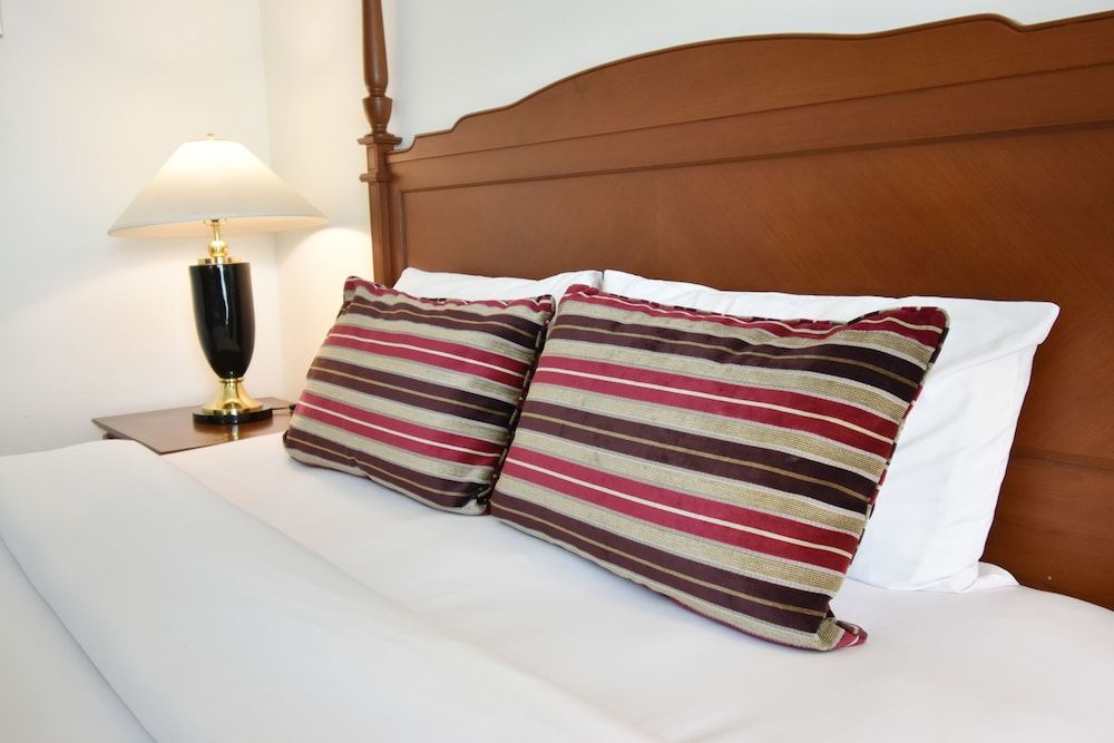 Century Park Hotel Deluxe Double or Twin Room 11