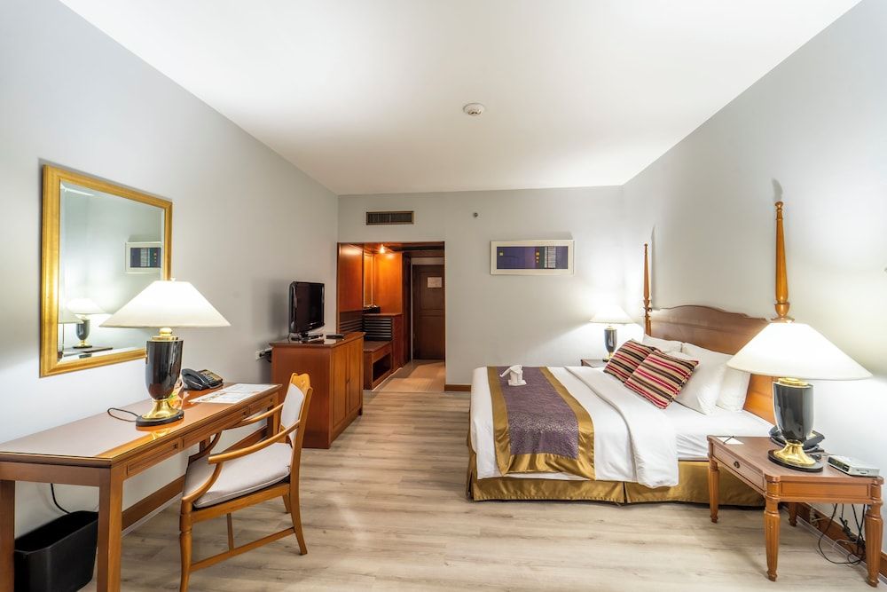 Century Park Hotel Deluxe Double or Twin Room 6