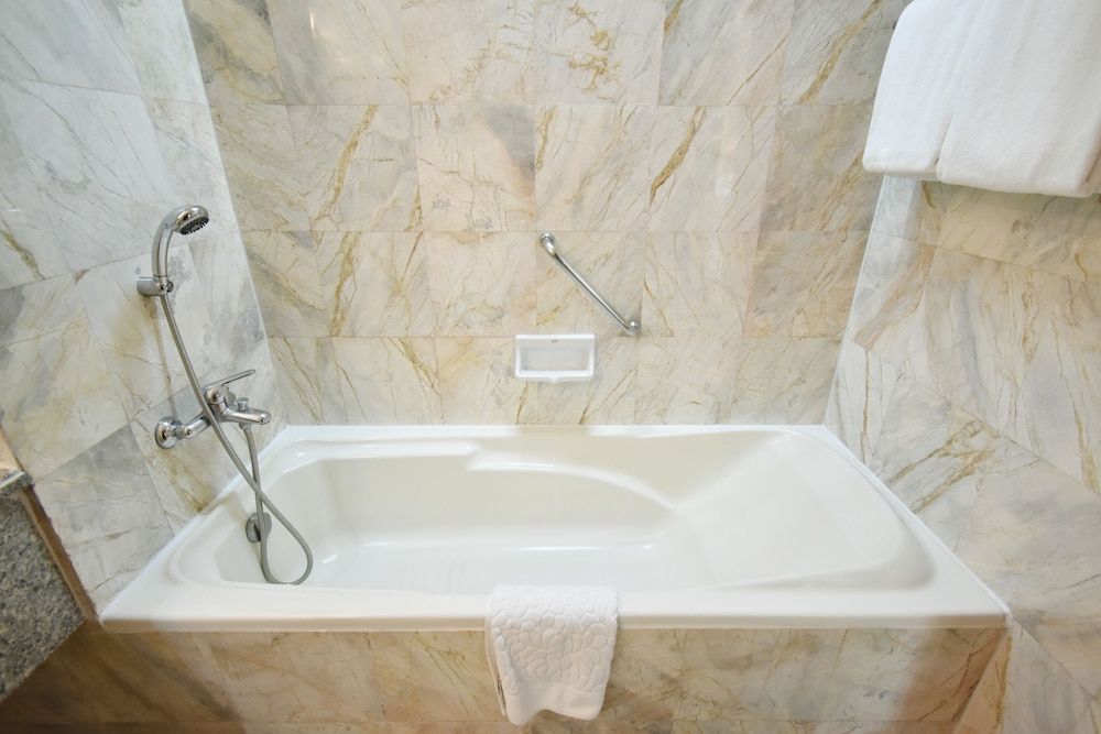 Century Park Hotel Deluxe Double or Twin Room 22