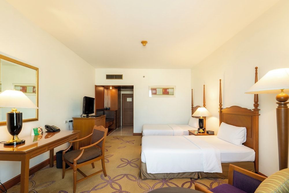 Century Park Hotel Superior Twin Room 3