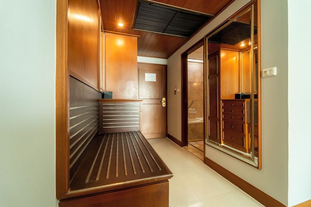 Century Park Hotel Deluxe Double or Twin Room 31