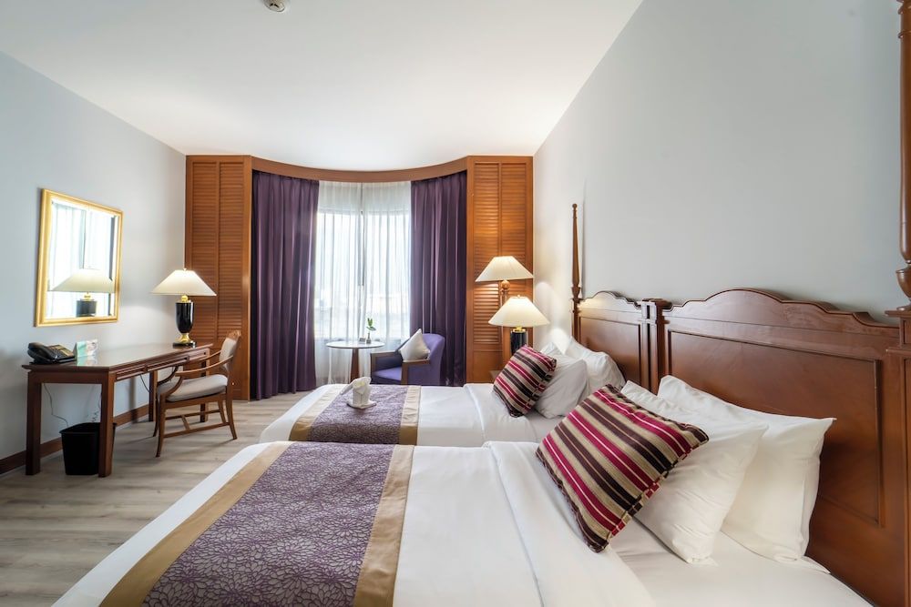 Century Park Hotel Deluxe Double or Twin Room 3