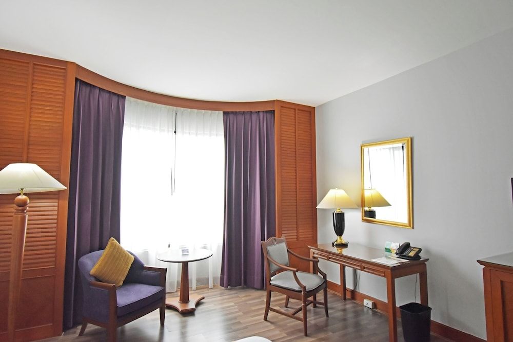 Century Park Hotel Deluxe Double or Twin Room 29