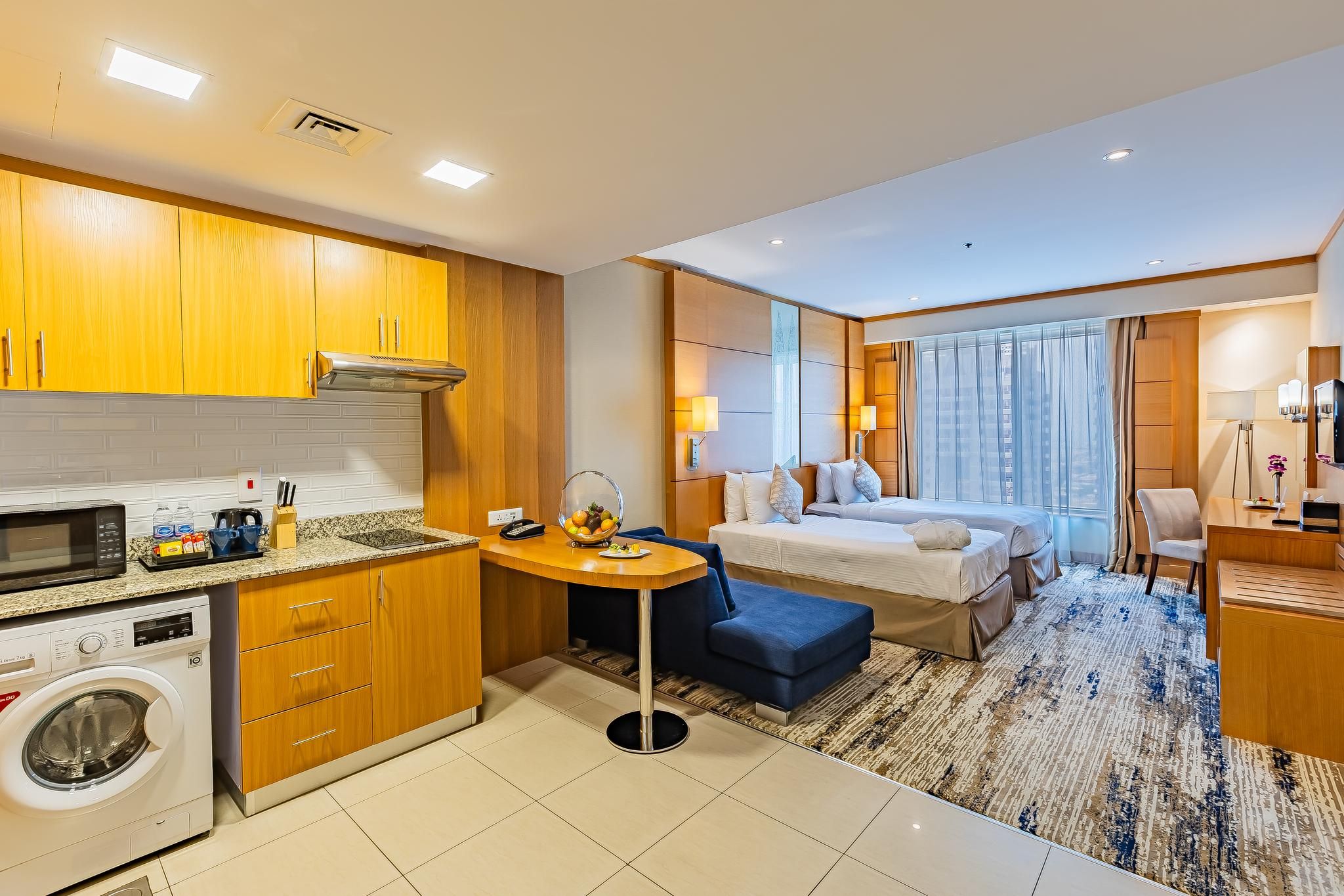 Carlton Downtown Deluxe Room 2