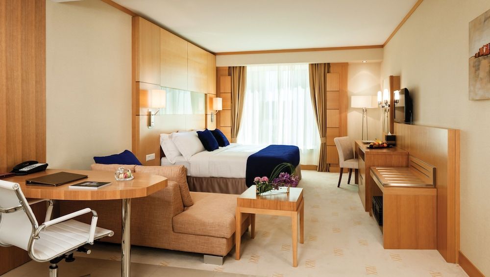 Carlton Downtown Deluxe Room
