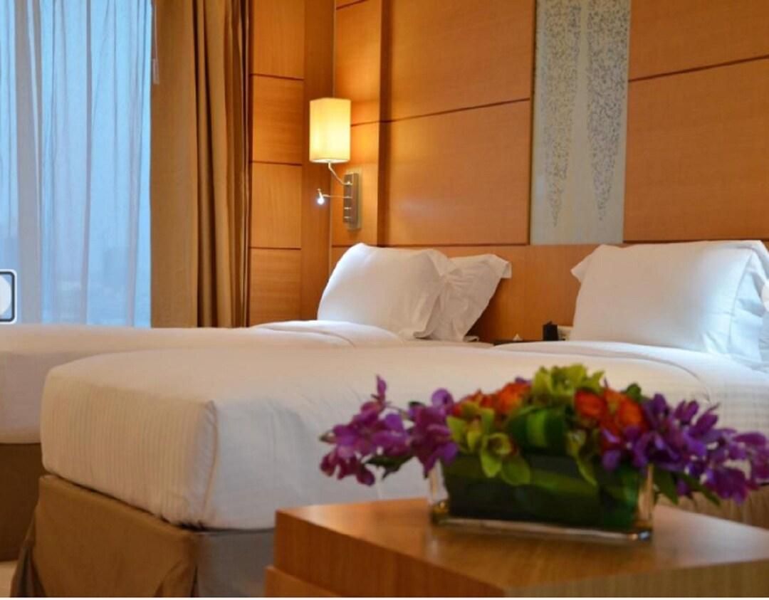 Carlton Downtown Deluxe Room 18