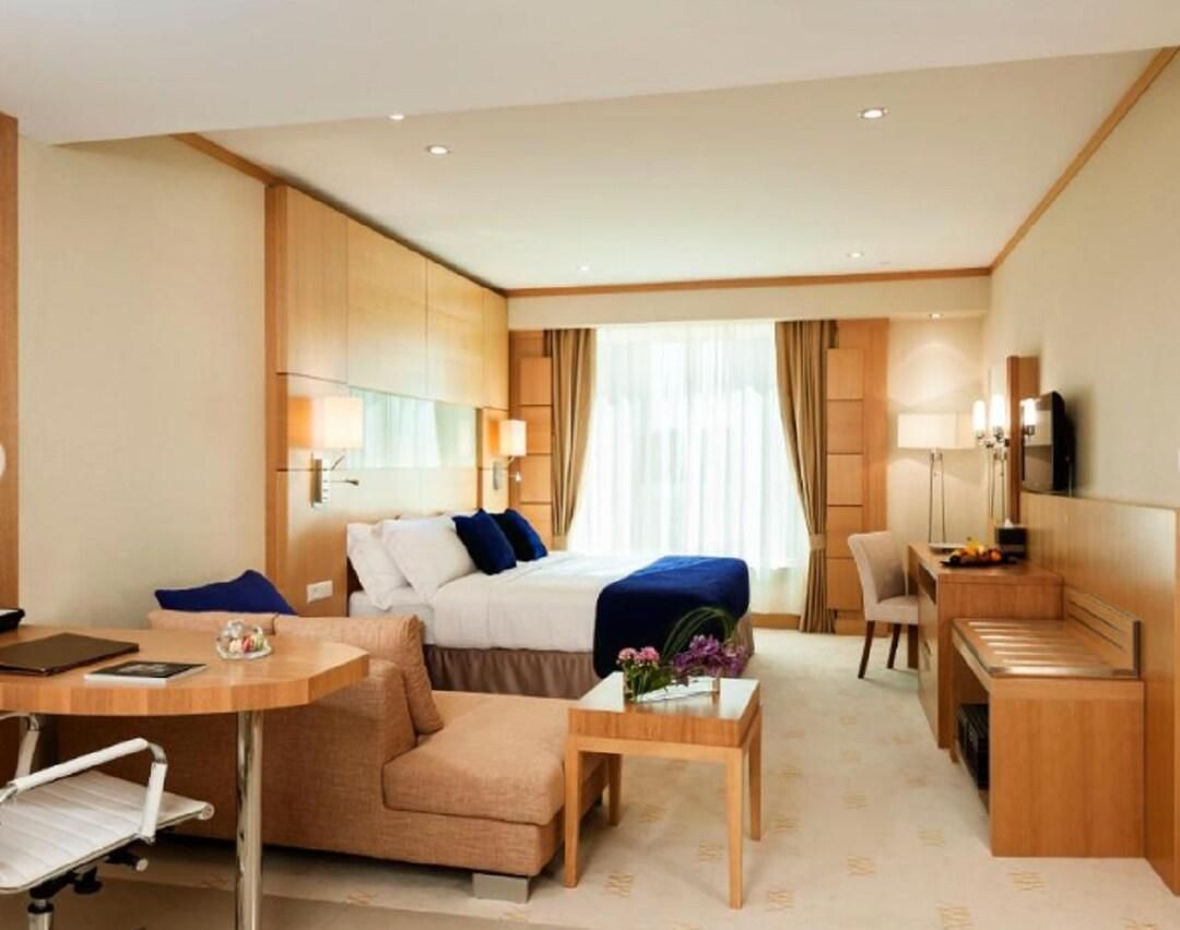 Carlton Downtown Deluxe Room 16