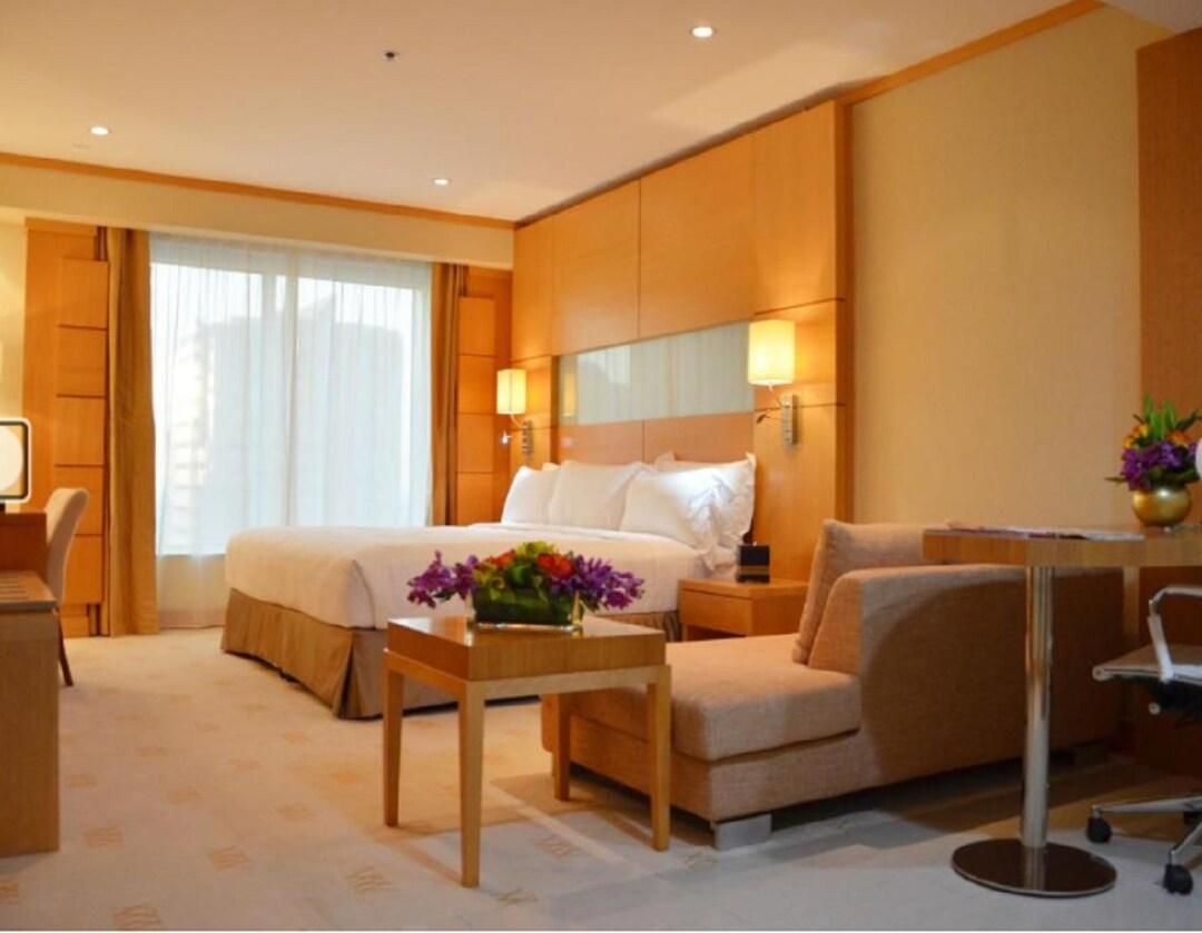 Carlton Downtown Deluxe Room 28