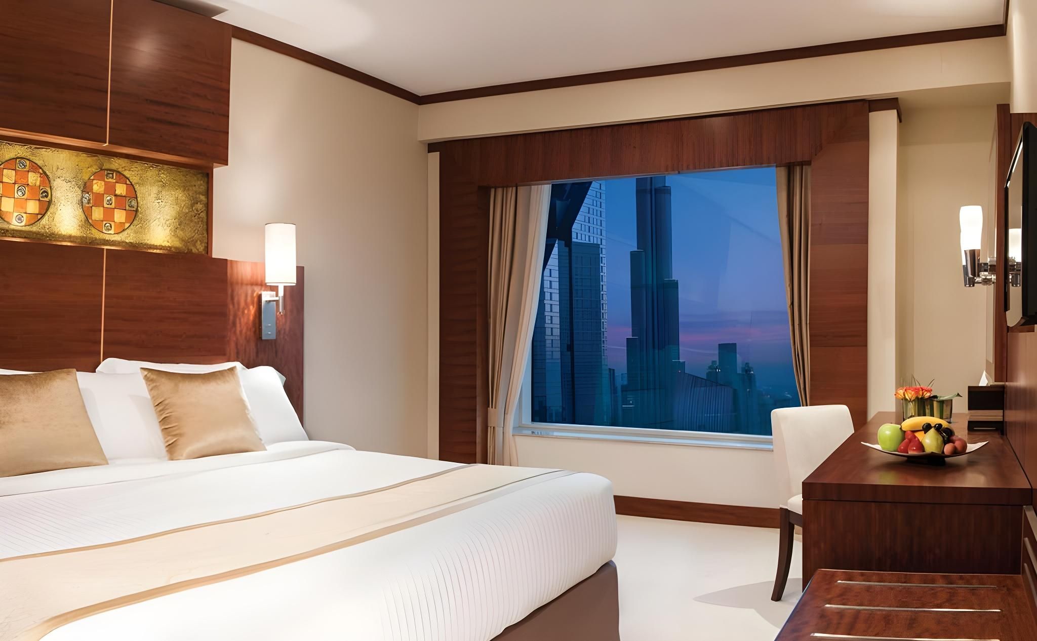 Carlton Downtown Deluxe Room 15