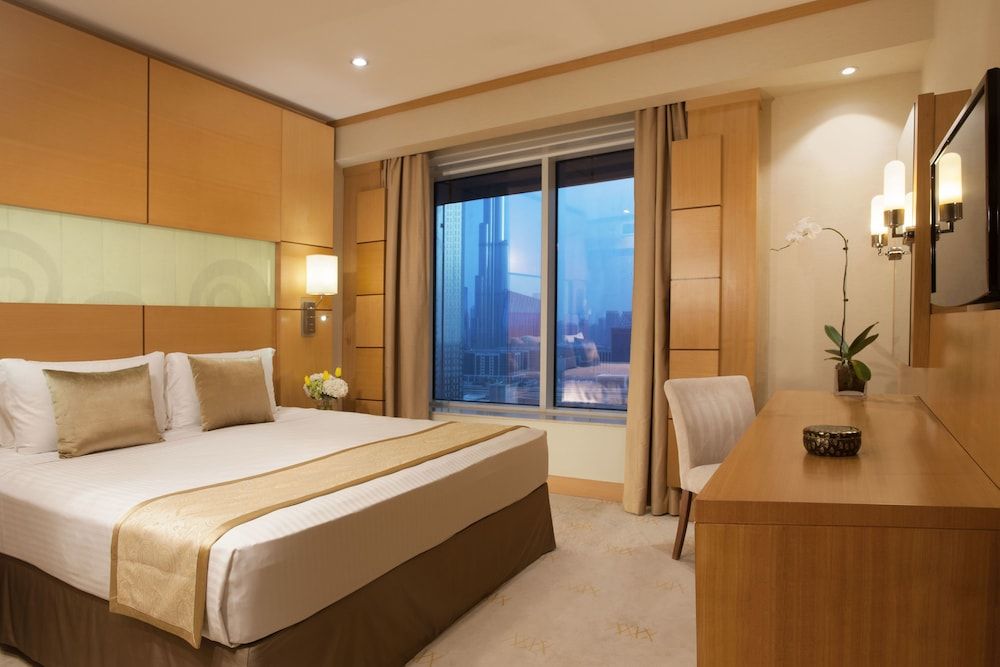 Carlton Downtown Deluxe Room 4