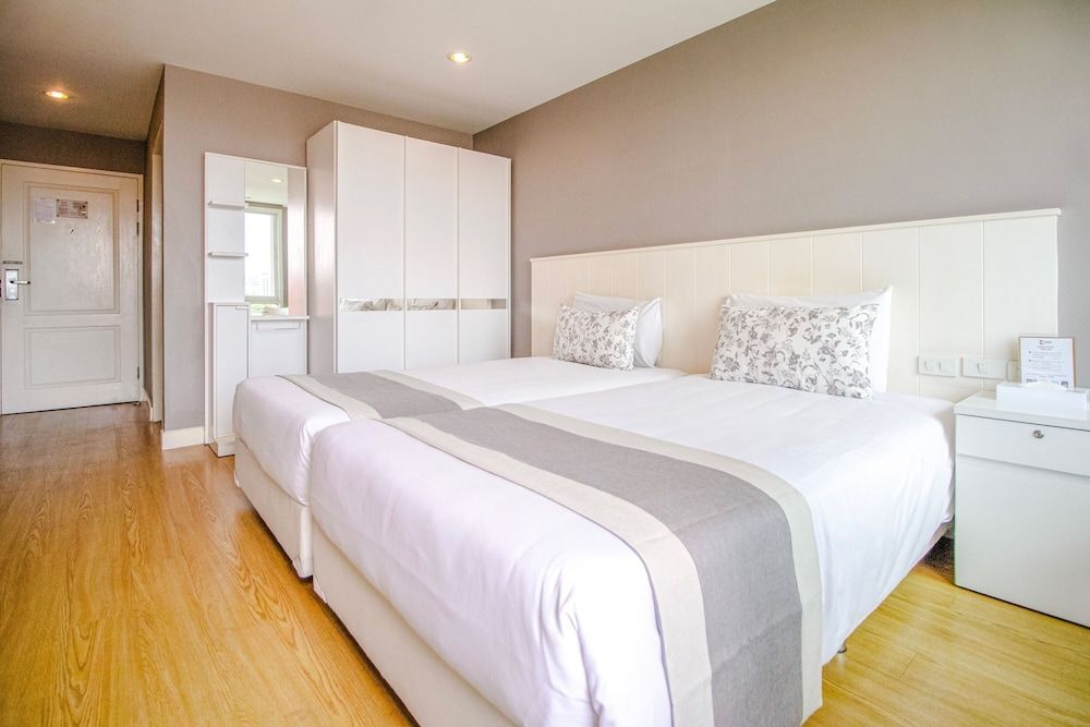 Cinnamon Hotel Bangkok Deluxe Twin Room 6