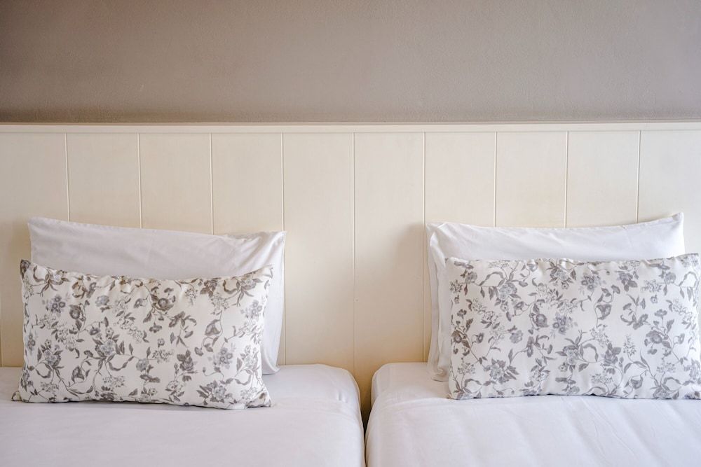 Cinnamon Hotel Bangkok Deluxe Twin Room 3