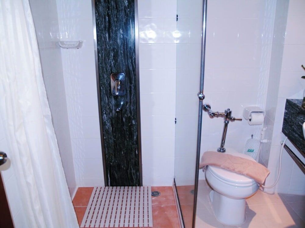 Golden Beach Hotel Pattaya Superior Room 17