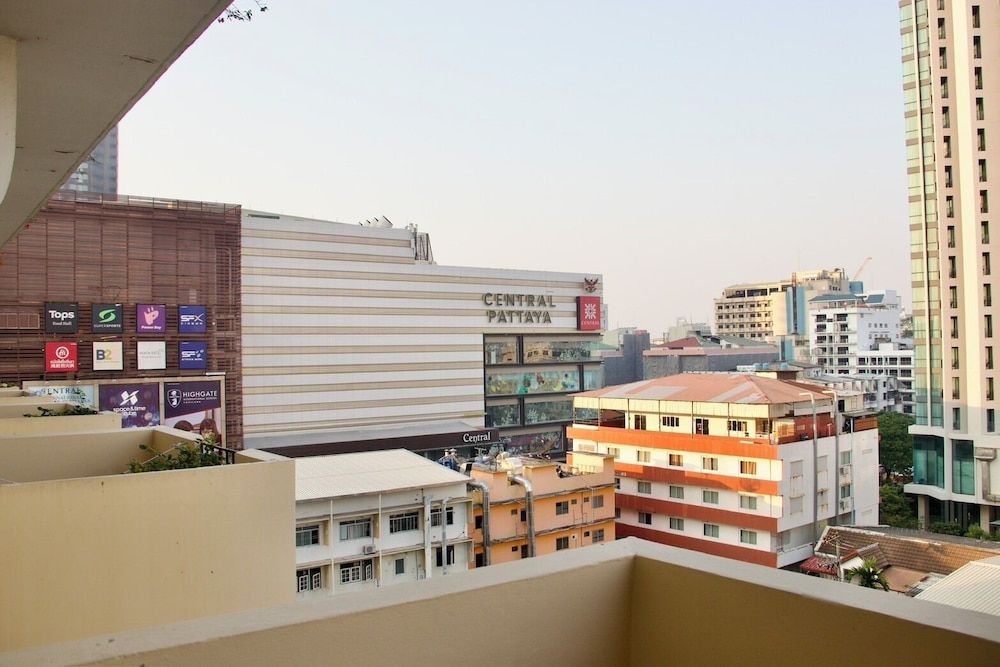 Golden Beach Hotel Pattaya Superior Room 13