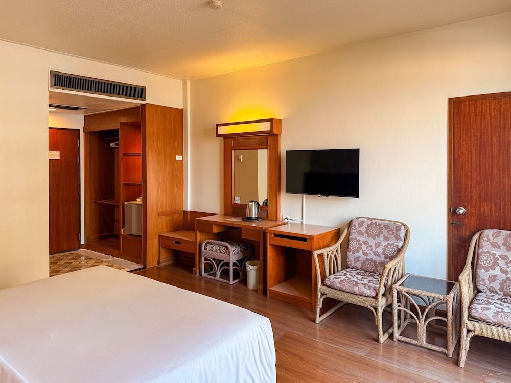 Golden Beach Hotel Pattaya Superior Room 3