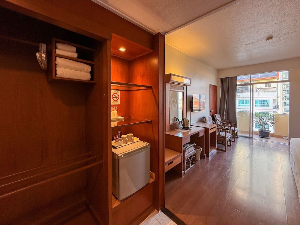 Golden Beach Hotel Pattaya Superior Room 20