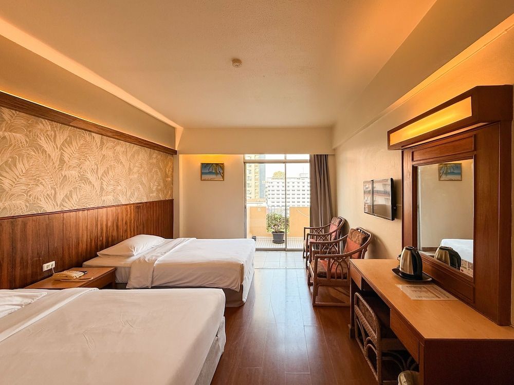 Golden Beach Hotel Pattaya Superior Room 8