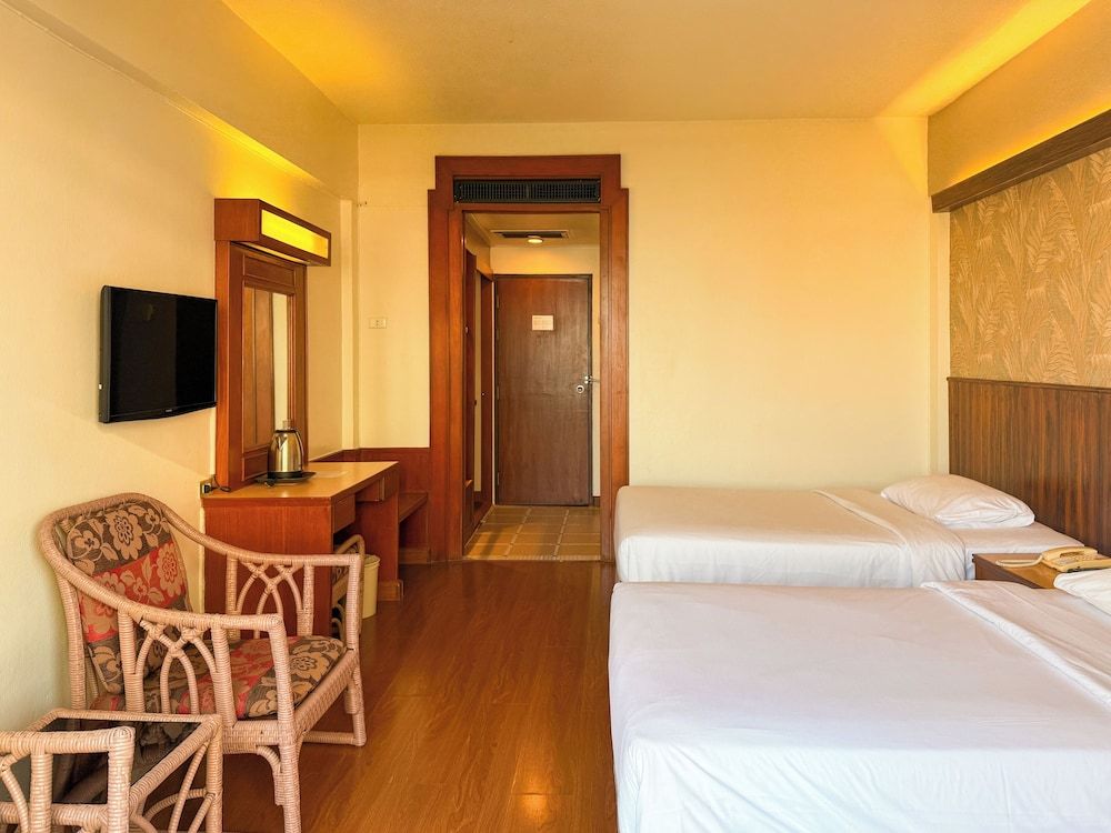 Golden Beach Hotel Pattaya Superior Room 6