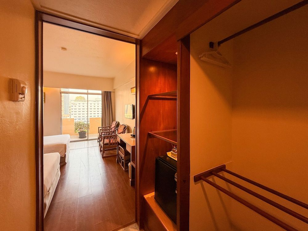 Golden Beach Hotel Pattaya Superior Room 21