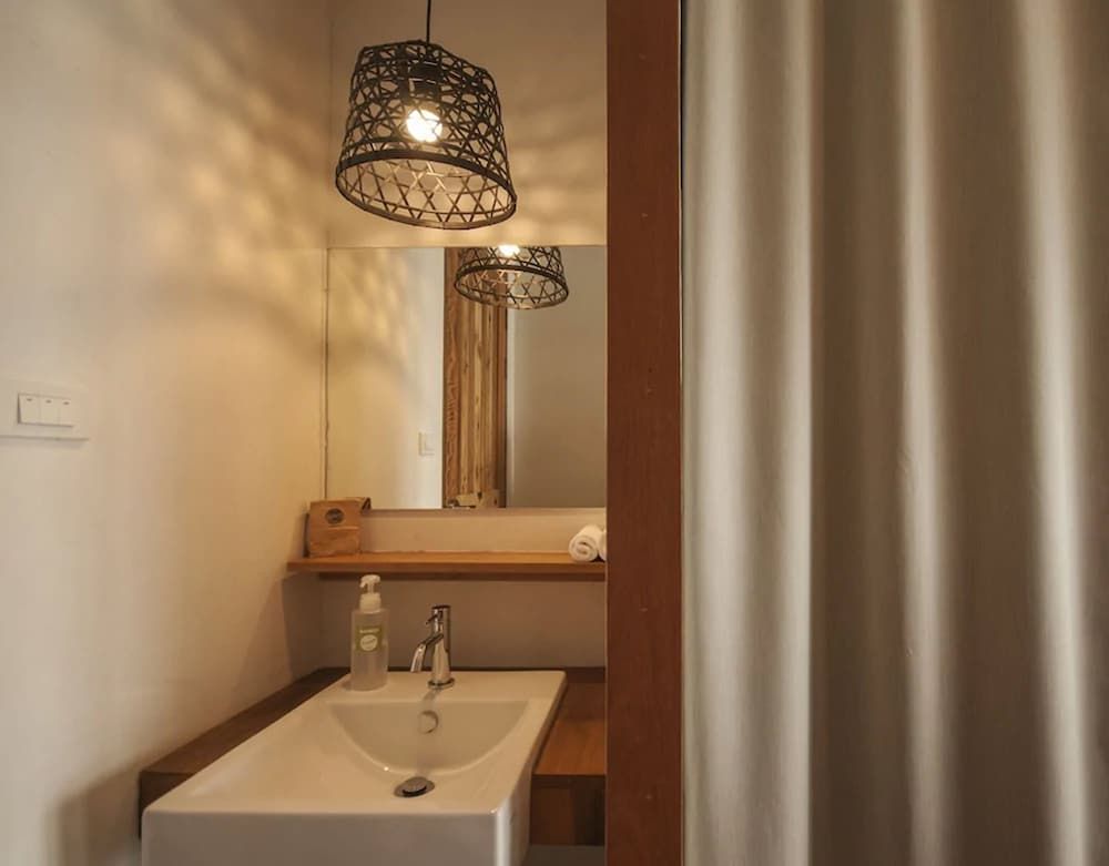 Escape Beach Resort Honeymoon Bungalow, Beachfront 7