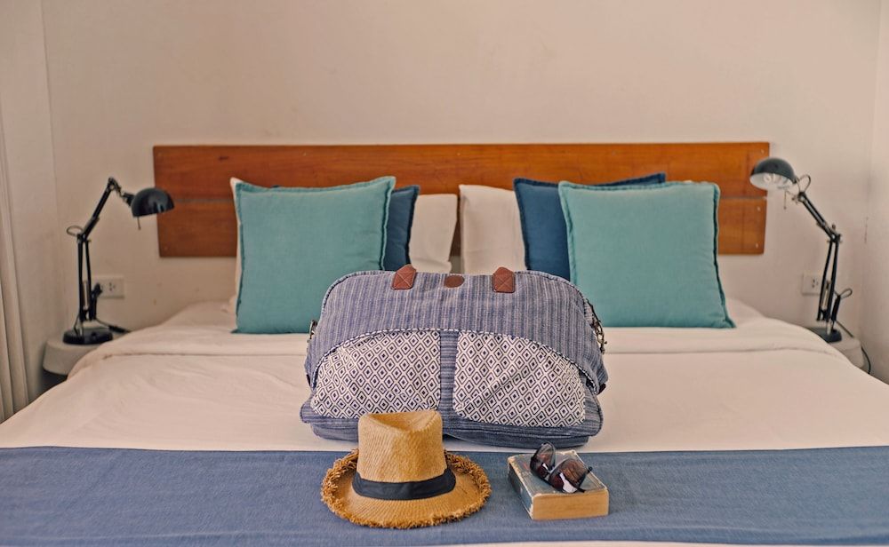 Escape Beach Resort Honeymoon Bungalow, Beachfront 2