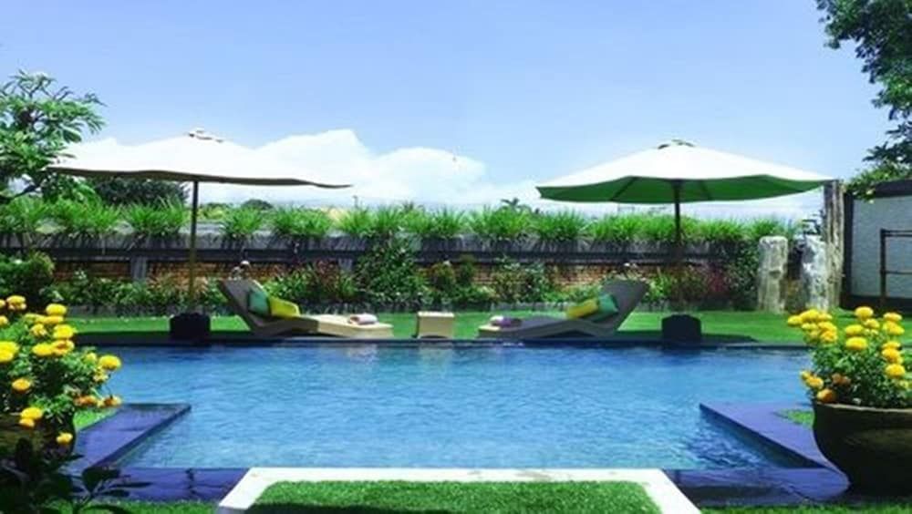 Five Bedroom Private Villa with Pool