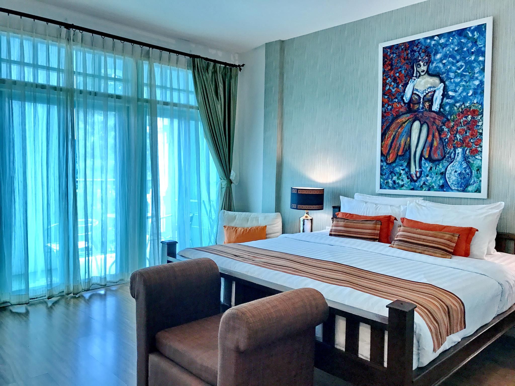 Premium Deluxe 1 King City View with Balcony