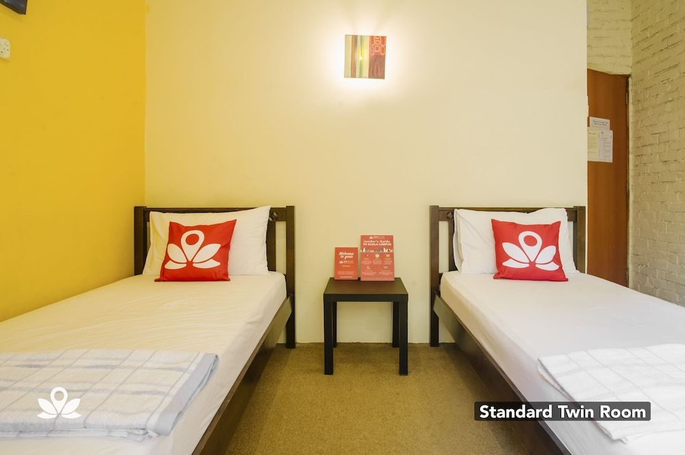The Explorers Guesthouse and Hostel Standard Twin Room 2