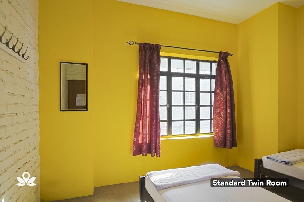 The Explorers Guesthouse and Hostel Standard Twin Room 6