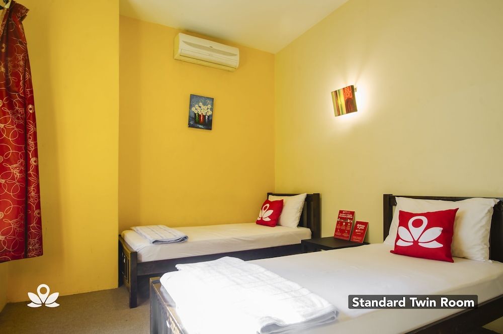 The Explorers Guesthouse and Hostel Standard Twin Room