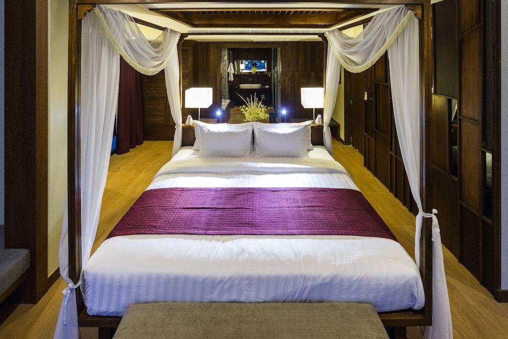 Premium Suite Pool Access