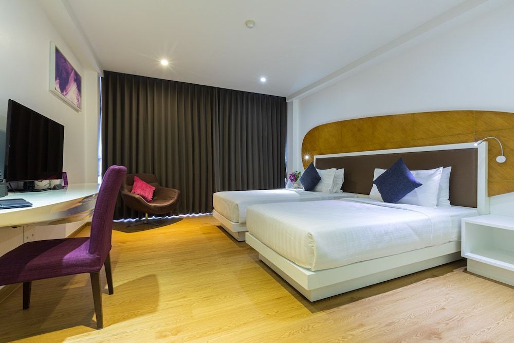 Hotel Icon Bangkok Sukhumvit 2 Superior Room, 1 Double or 2 Twin Beds, Non Smoking, City View 7