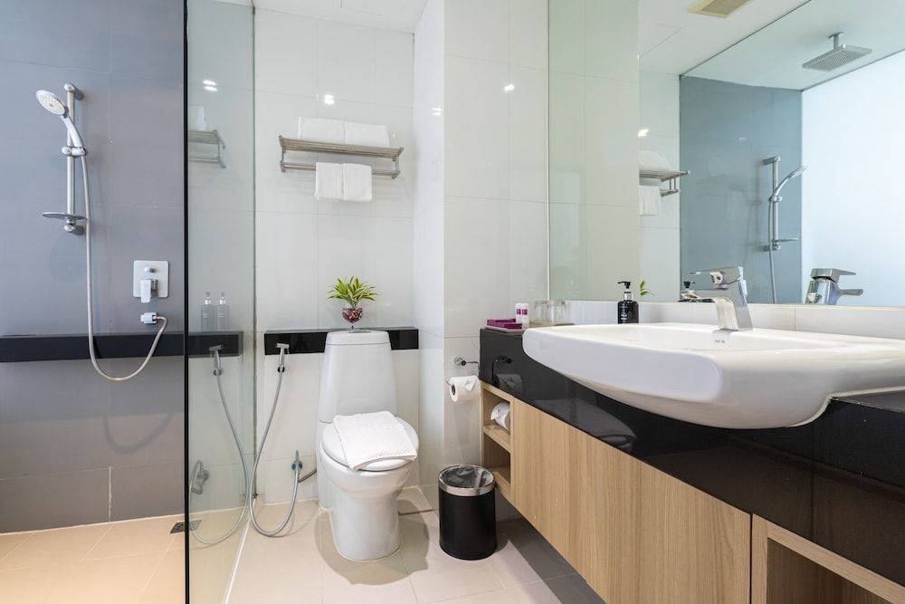 Hotel Icon Bangkok Sukhumvit 2 Superior Room, 1 Double or 2 Twin Beds, Non Smoking, City View 9