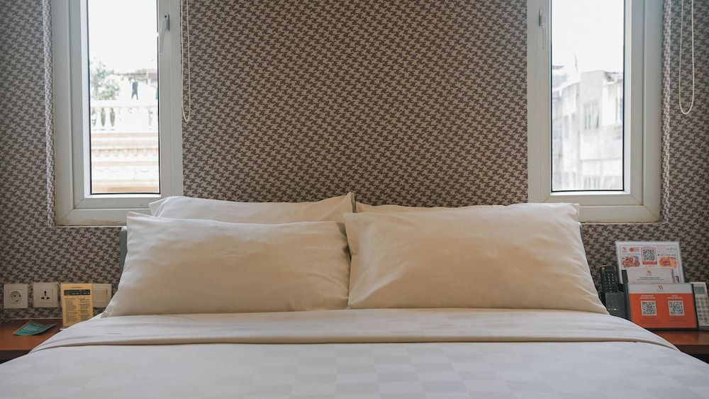 M Hotel Jakarta Standard Room