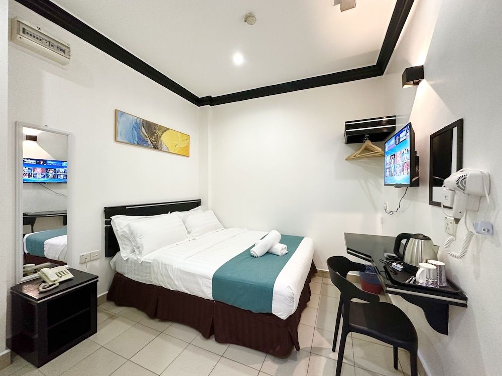 Exclusive Room, 1 Queen Bed, No Windows