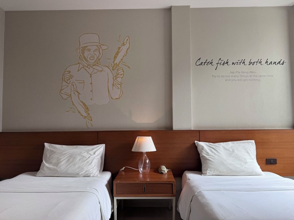 CHERN Bangkok Standard Twin Room 4