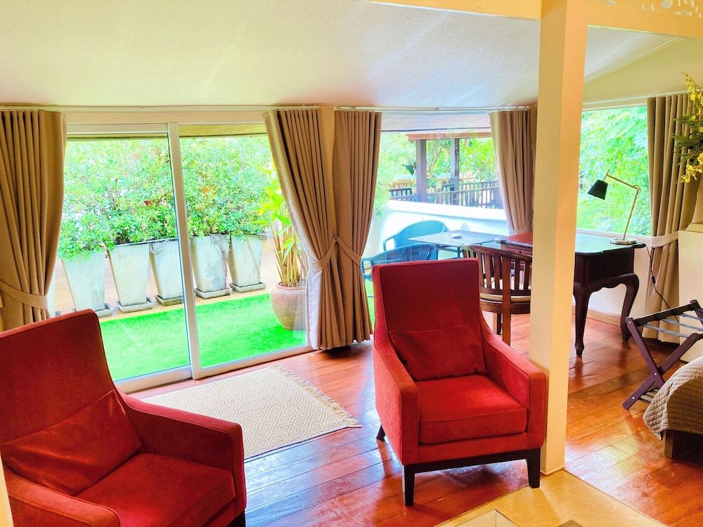 Ban Keaw Villas Superior Twin Room 12