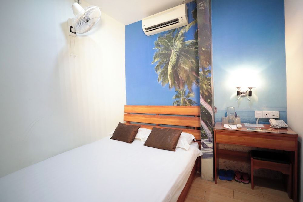 Rain Forest Hotel Standard Twin Room, Shared Bathroom 3