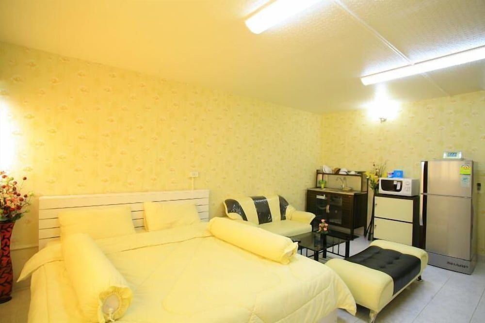 undefined Deluxe at Popular Condo 10