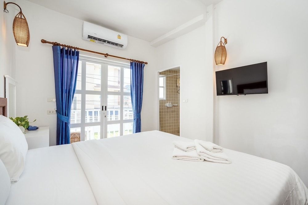 Deluxe Room On the Road