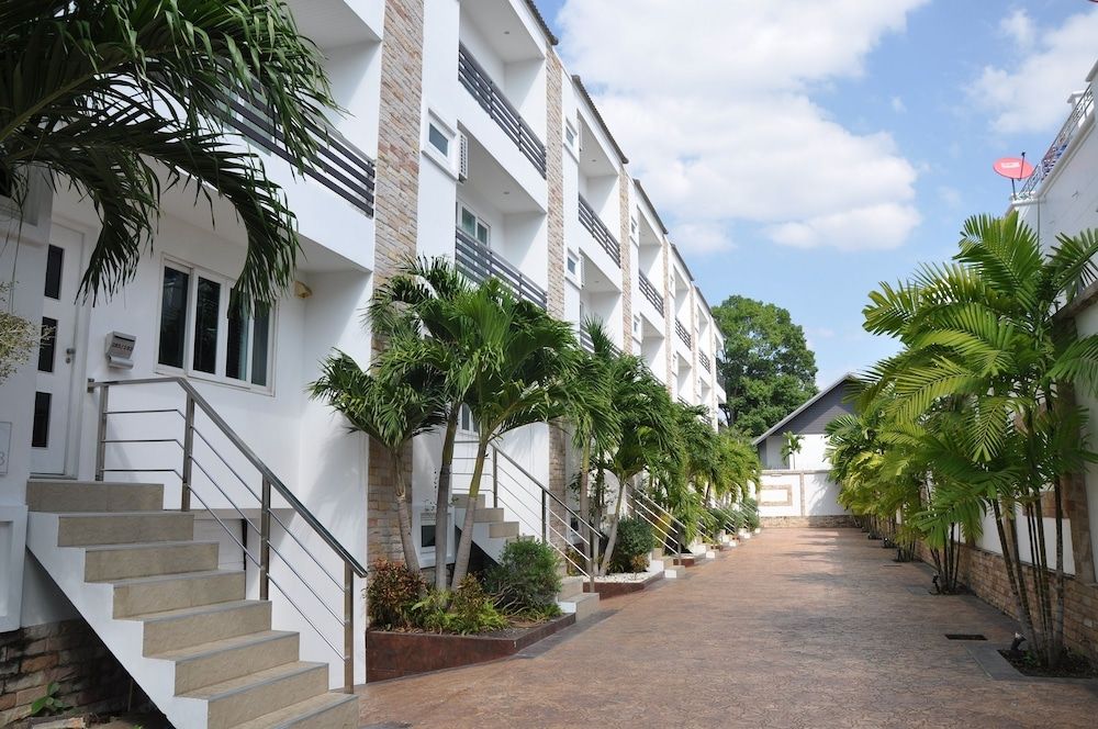 undefined Hidden Palm Pool Villas 6