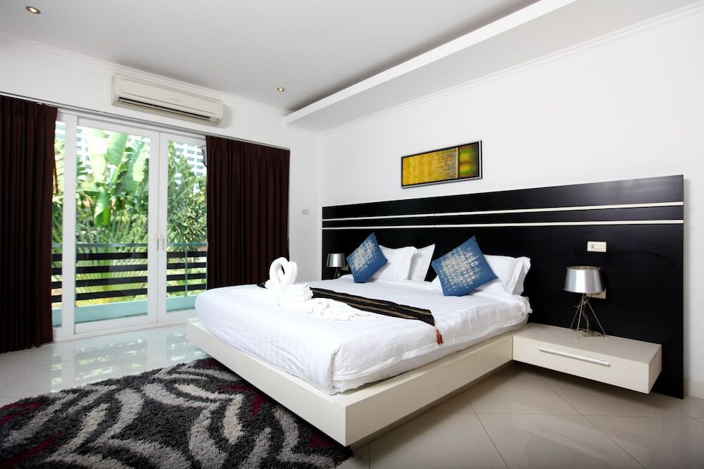 undefined Hidden Palm Pool Villas 3