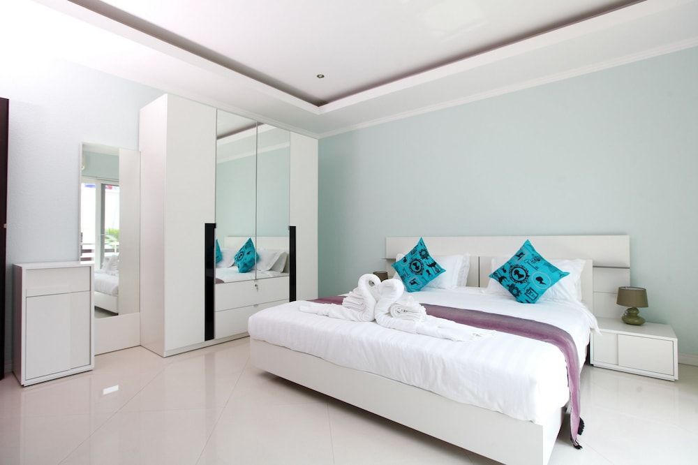 undefined Hidden Palm Pool Villas 2