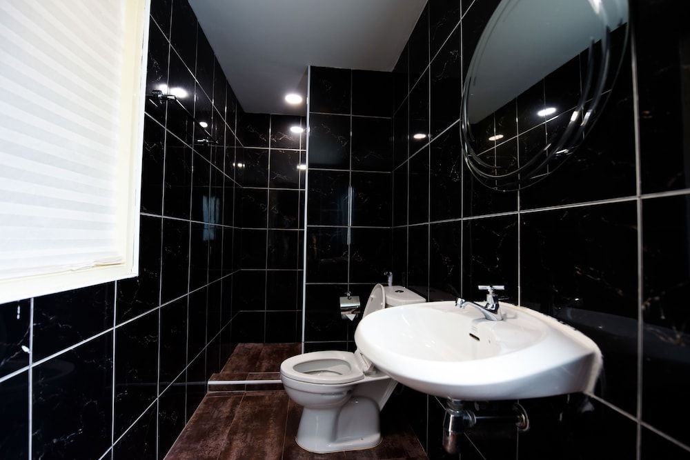 Varinda Hostel Deluxe Double Room 11