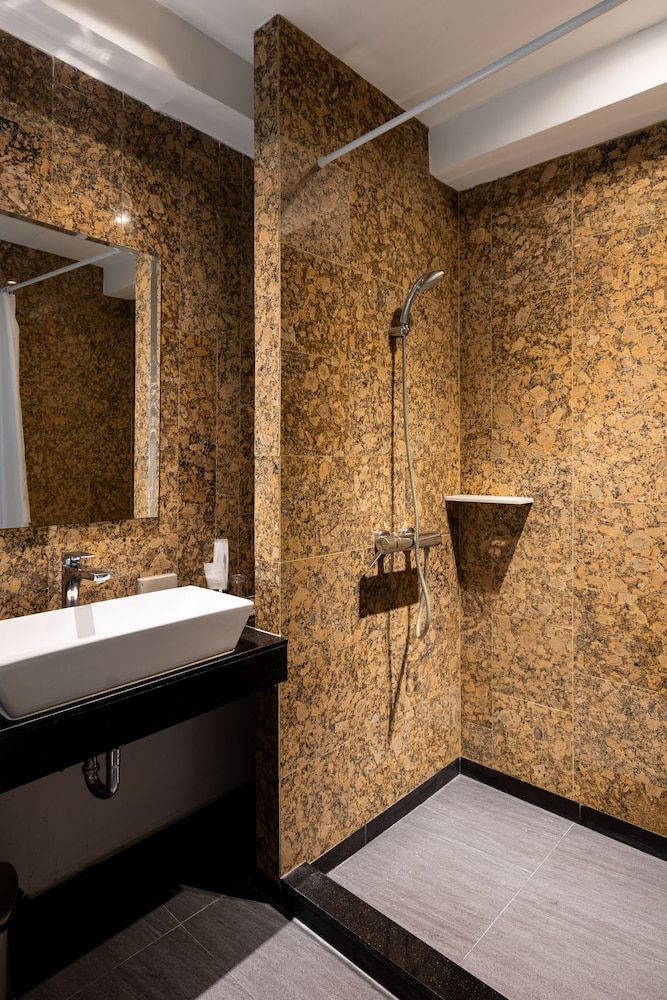 Sukhothai Hotel and Residence Standard Twin Room 8